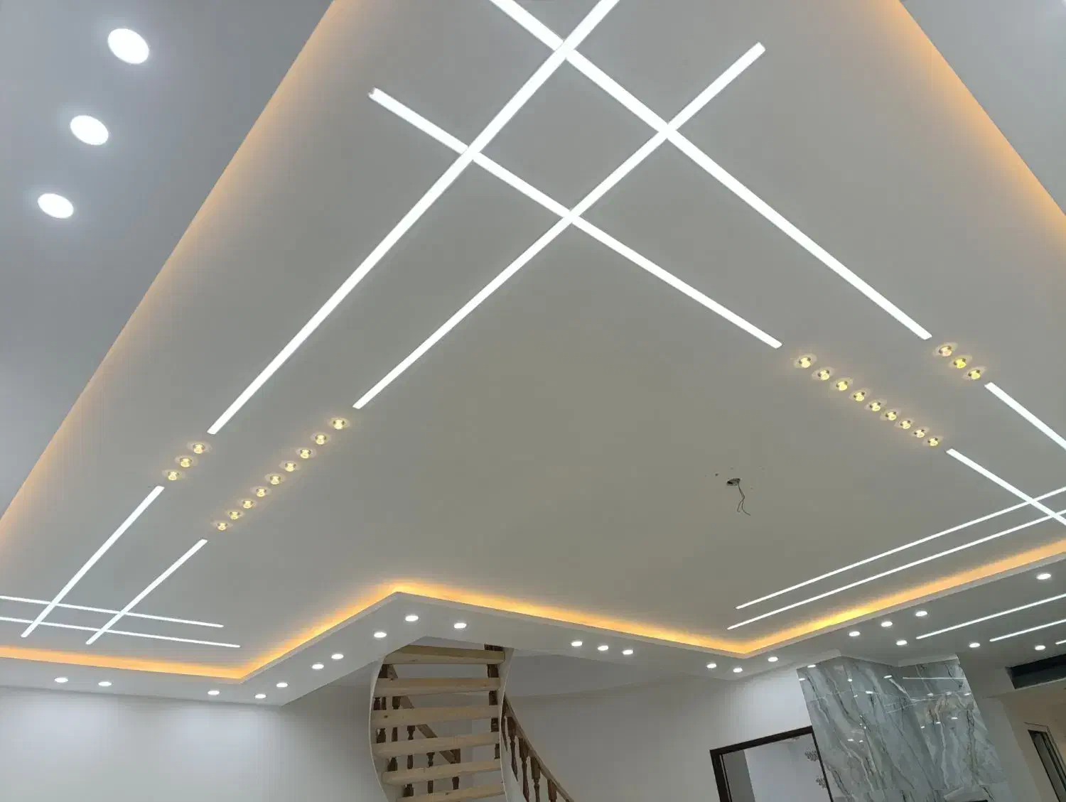 به یک شاگرد جهت برق کاری نیاز مندیم|استخدام صنعتی، فنی، مهندسی|پیرانشهر, |دیوار