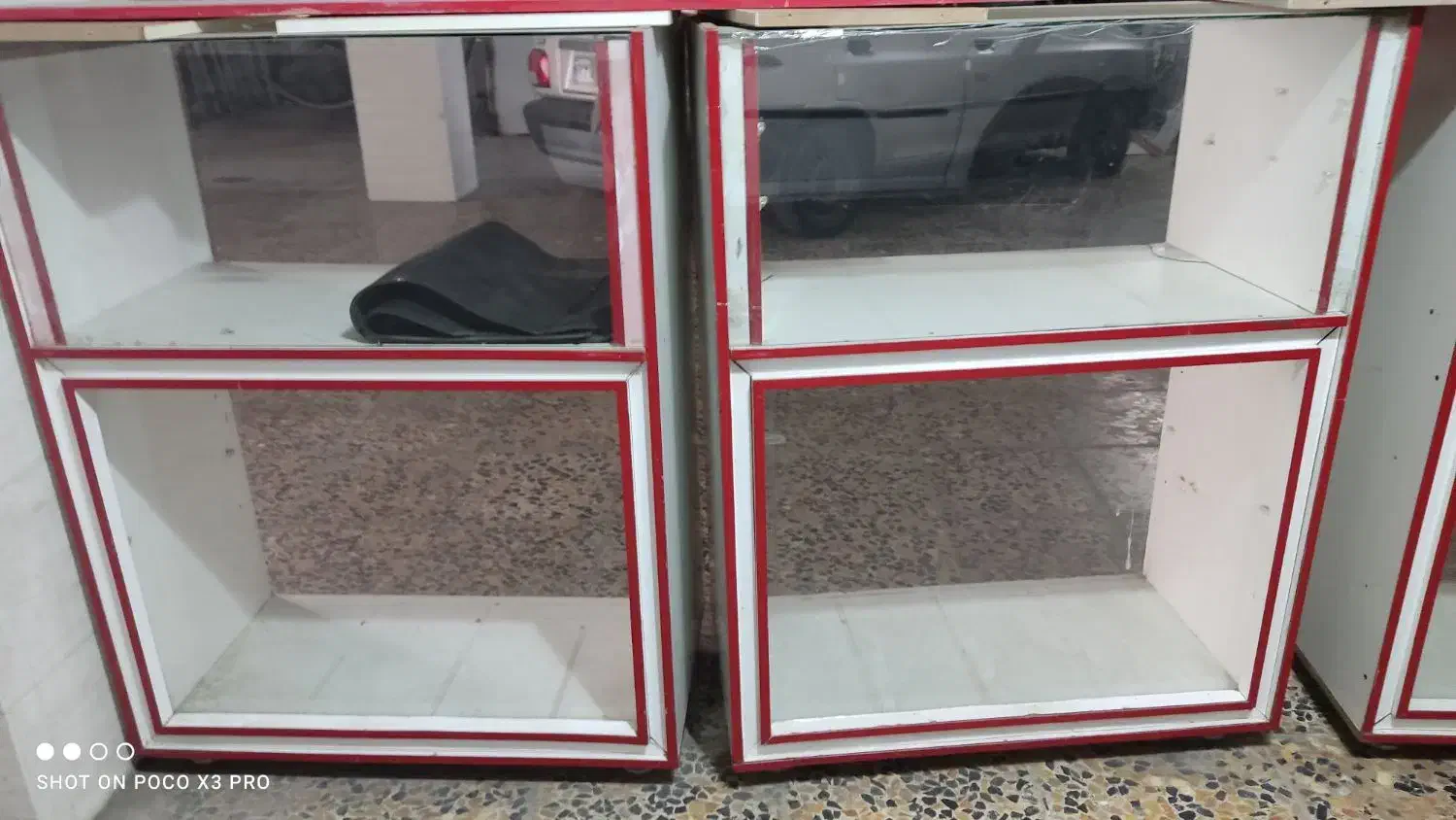 ویترین ام دی اف ۴تکه|فروشگاه و مغازه|شیراز, میانرود|دیوار