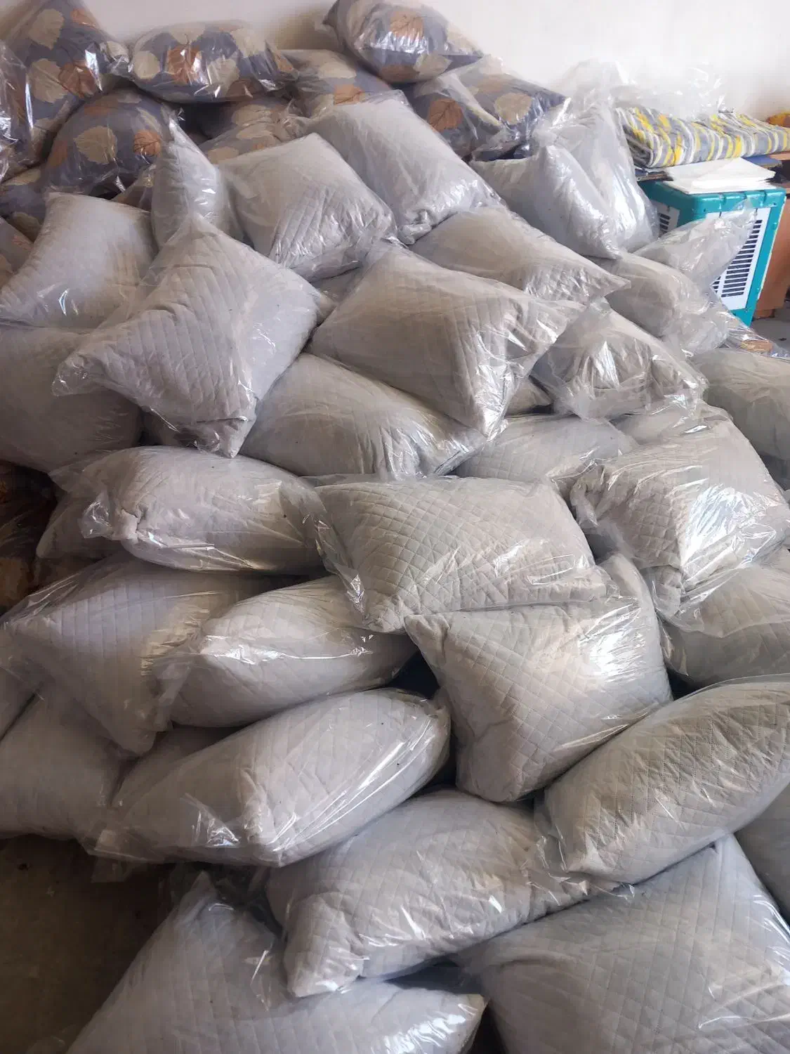 بالشت|رختخواب، بالش، پتو|لنجان, |دیوار