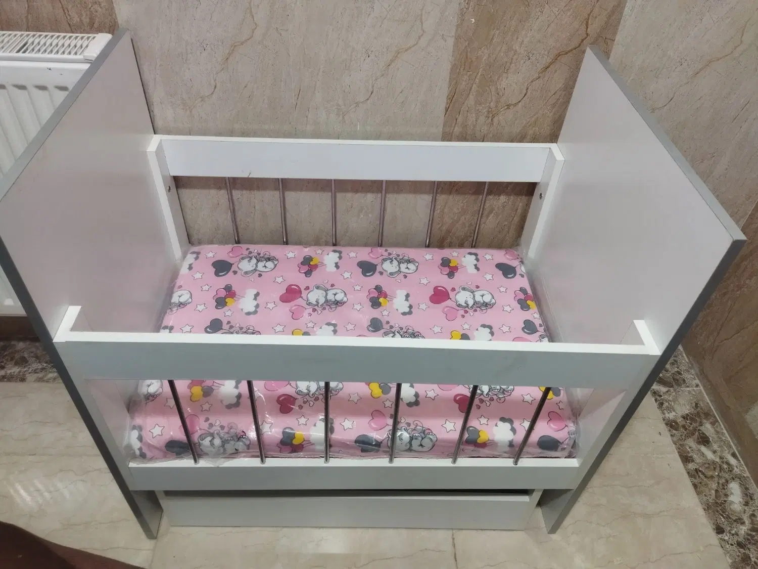 تخت نو|تخت و سرویس خواب|کبودرآهنگ, |دیوار