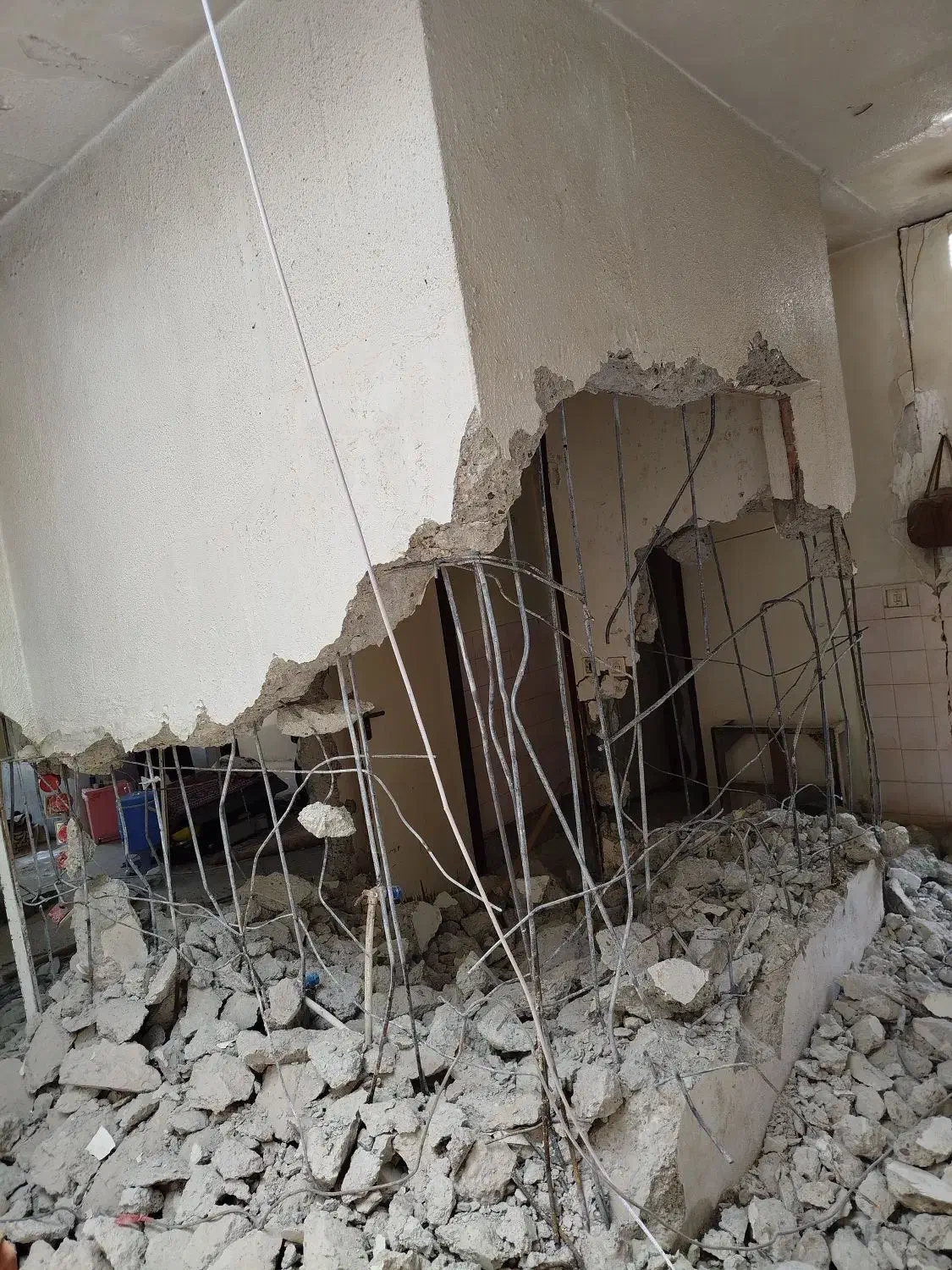 تخریب وکنده کاری صفر تا صد|خدمات پیشه و مهارت|دورود, |دیوار