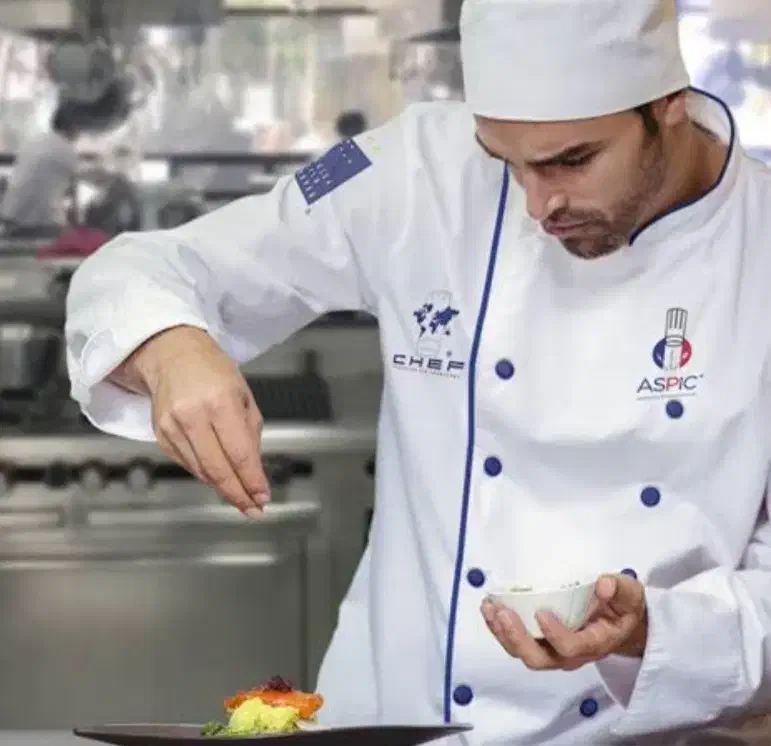 آشپز آقا/خانم|استخدام خدمات فروشگاه و رستوران|سیرجان, |دیوار