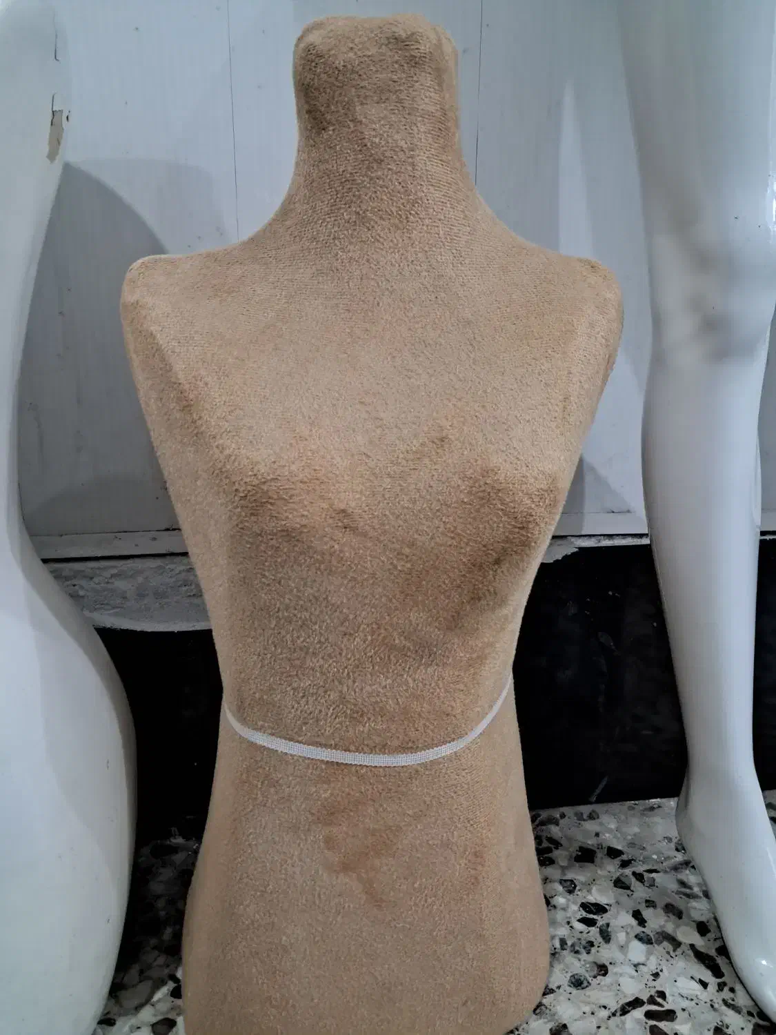 سلام مانکن نیم تنه و ریگال 4شاخ استیل|حراج|لاهیجان, کوی آزادگان|دیوار