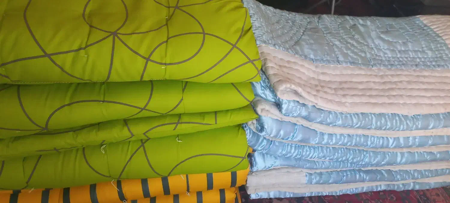 لحاف وتشک|رختخواب، بالش، پتو|میانه, |دیوار