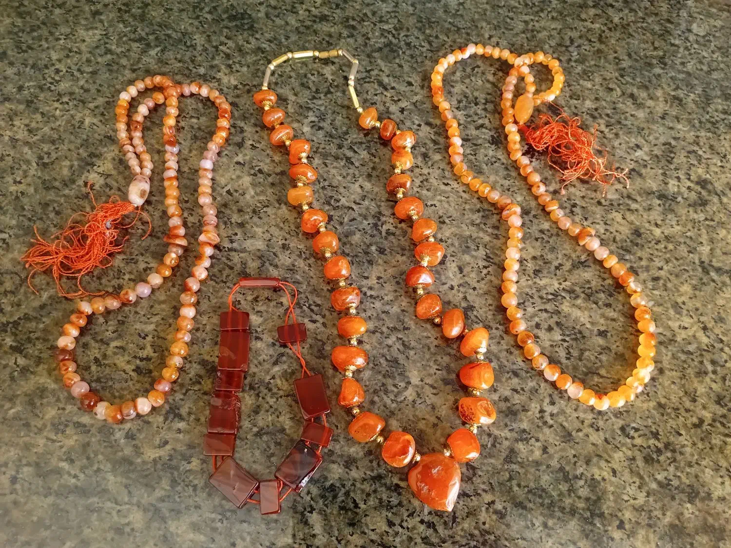 عقیق|بدلیجات|فلاورجان, |دیوار