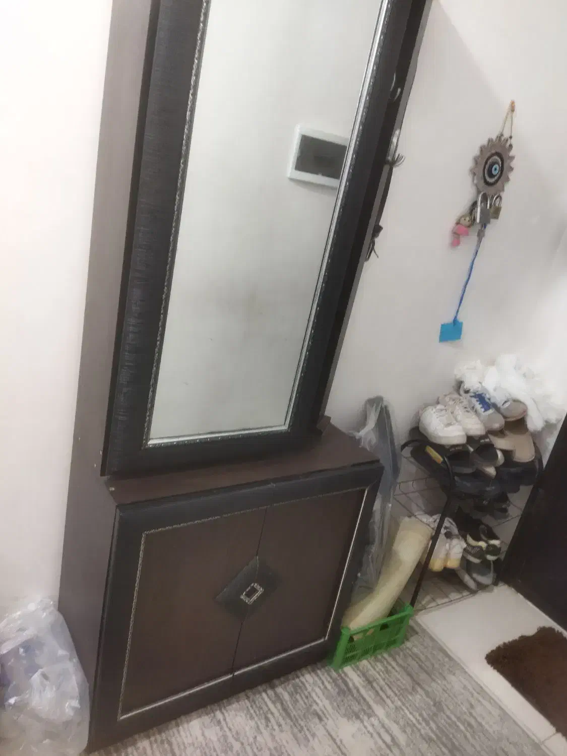 جاکفشی|جاکفشی، کمد، دراور|چهارباغ, |دیوار