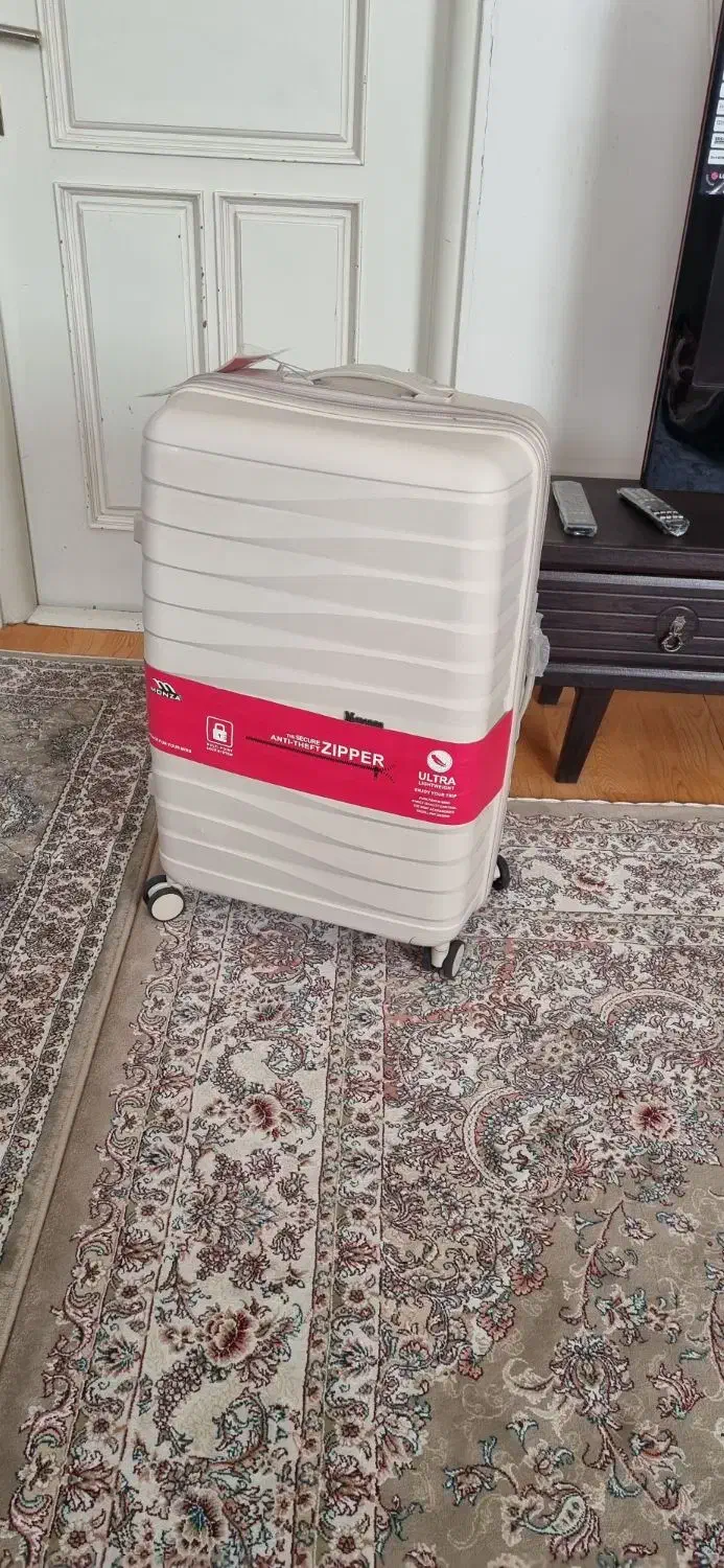 چمدان مارک و جنس اصلی|کیف، کفش، کمربند|صحنه, |دیوار