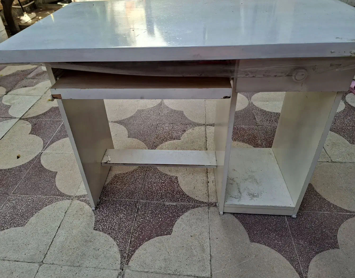 میز تحریر|میز تحریر و کامپیوتر|شیراز, فرگاز|دیوار