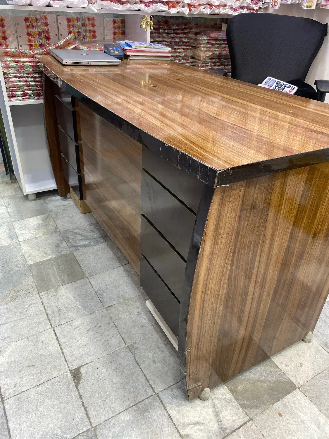 میز|دفتر کار|بانه, |دیوار