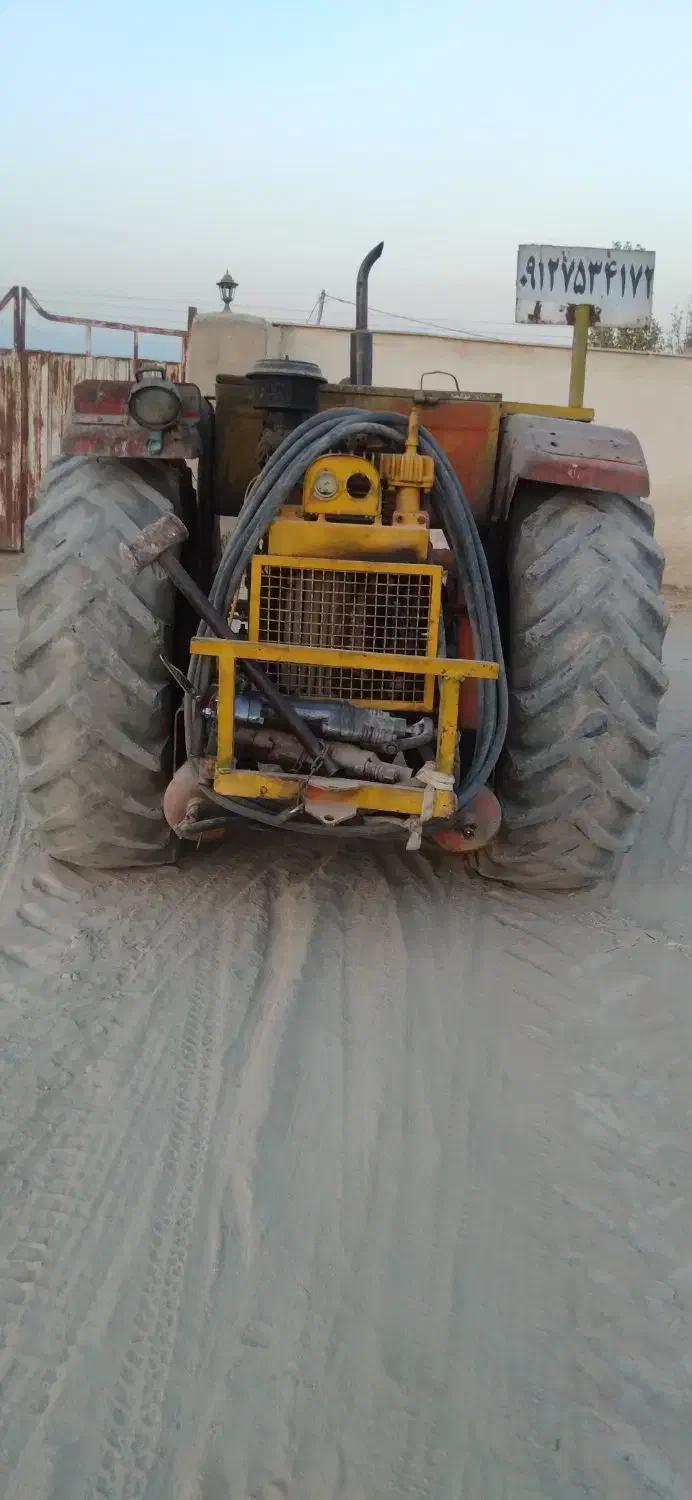 اجاره دهنده تراکتور کمپرسور|ماشینآلات صنعتی|هشتگرد, هشتگرد قدیم|دیوار