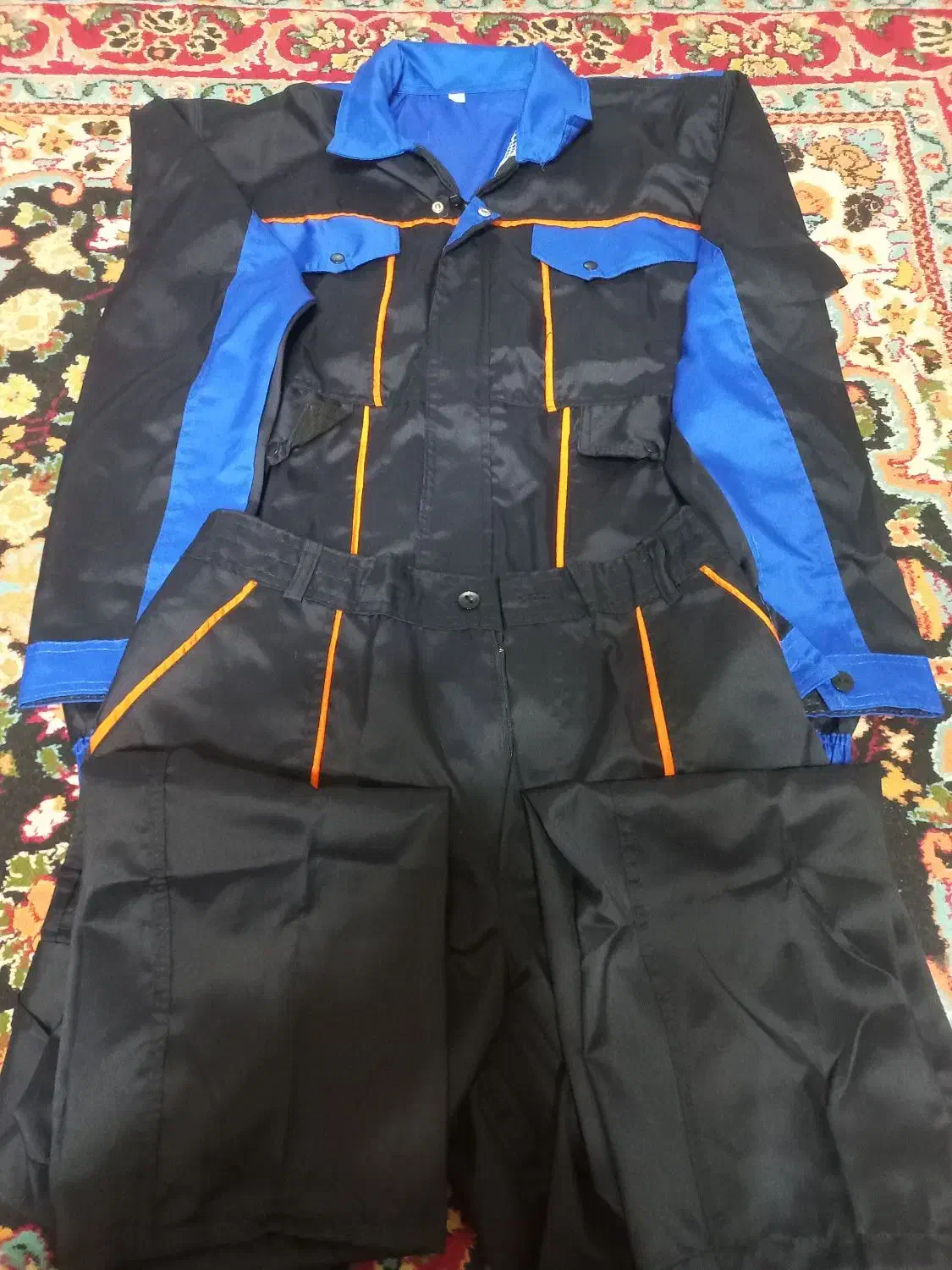 لباس کار|لباس|قدس, شهر‌قدس|دیوار