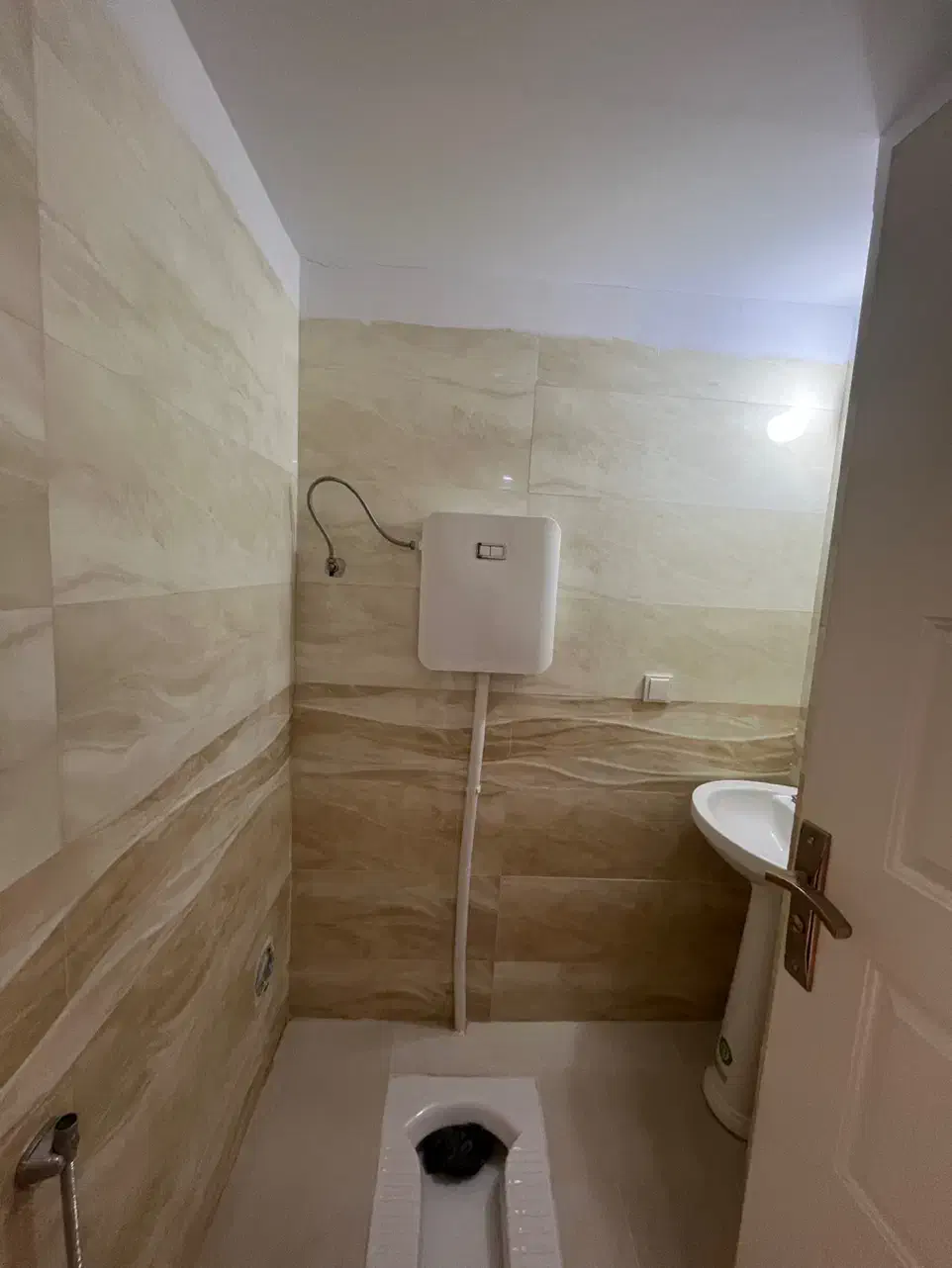 ۶۷ متر / دو خوابه/ نوساز کلید نخورده/ بلوار اصلی