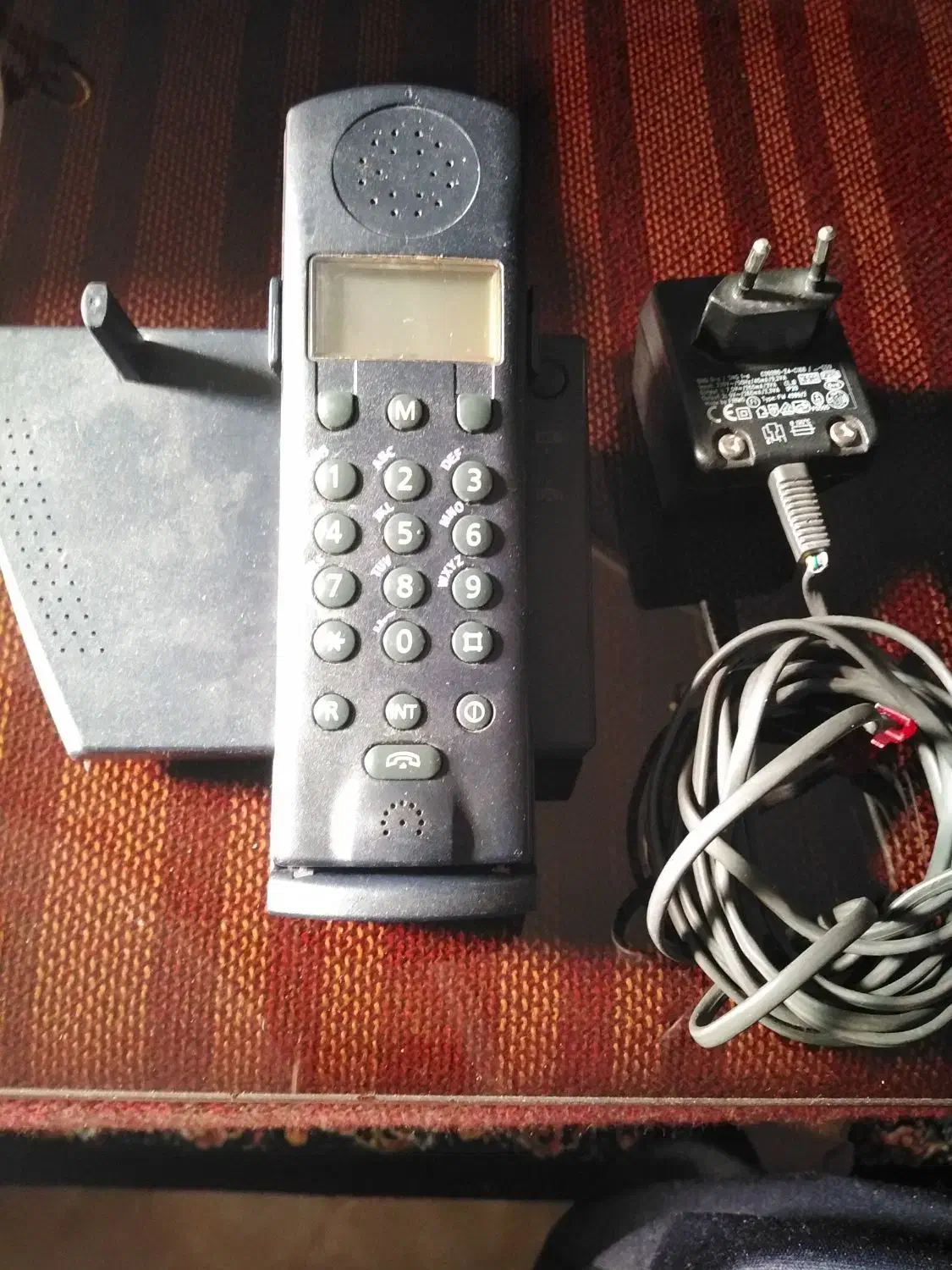 تلفن بی سیمی|تلفن رومیزی|اندیشه, اندیشه فاز ۴|دیوار