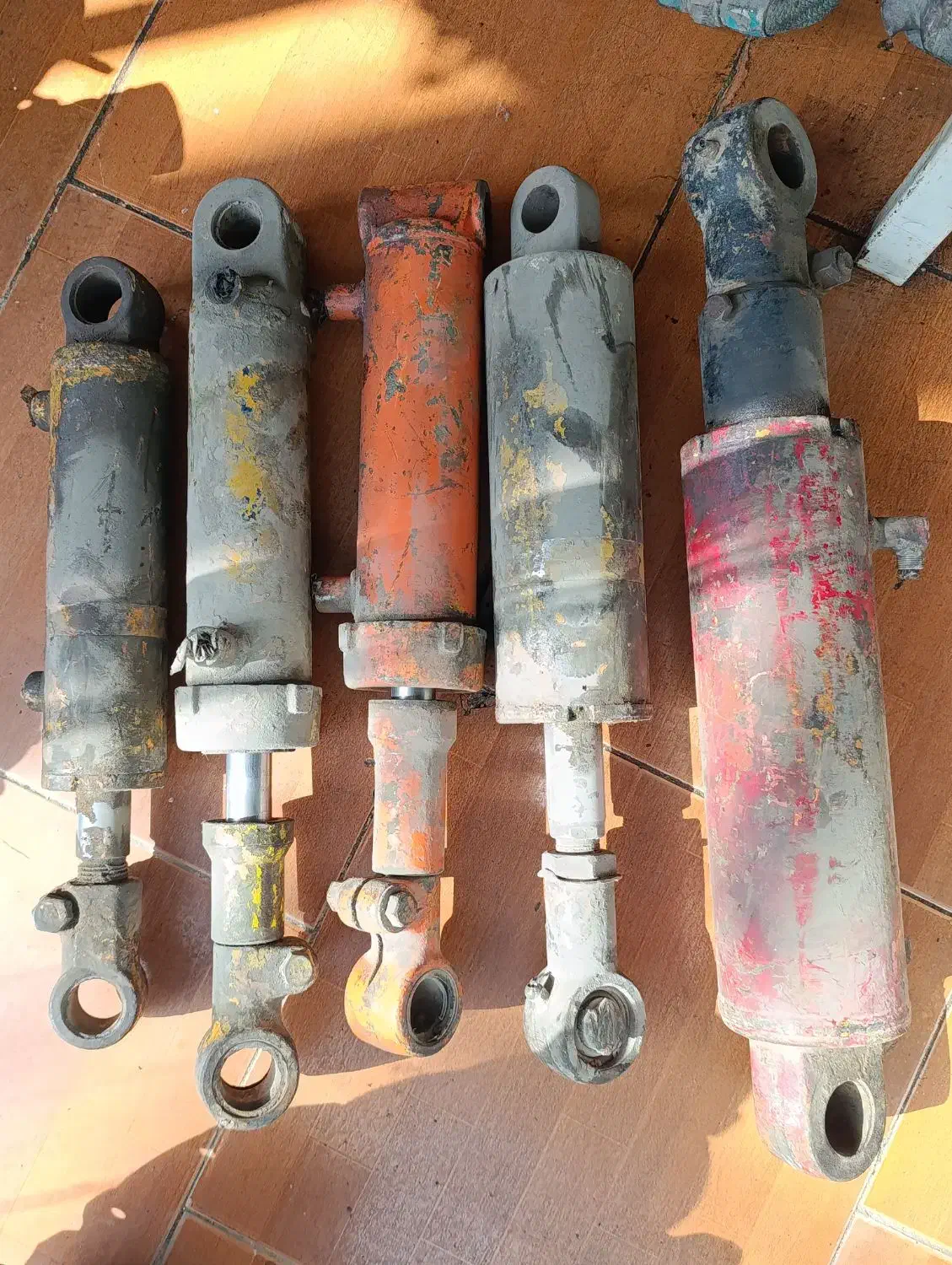 جک هیدرولیک|ماشین‌آلات صنعتی|بهارستان, |دیوار