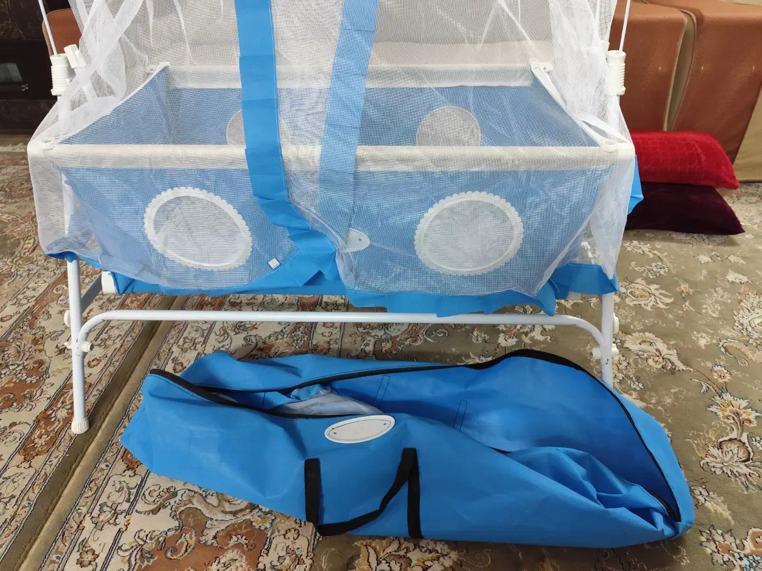 گهواره میلاد در حد نو به خریدار  تخفیف داده میشود|اسباب و اثاث بچه|ابریشم, |دیوار