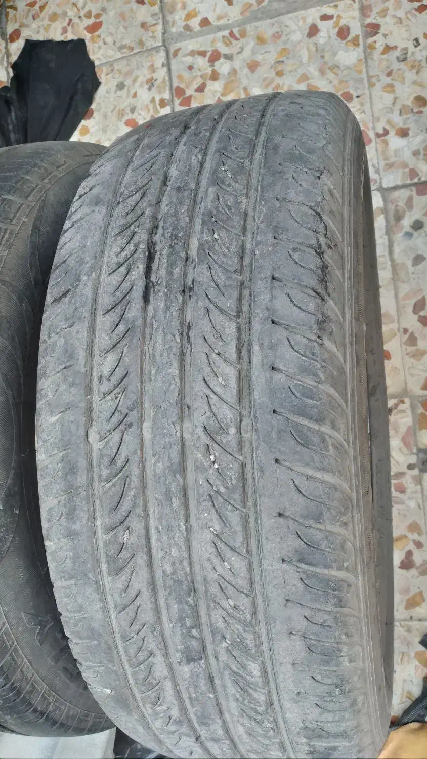 لاستیک پژو سایز۱۴ باریک و پهن|قطعات یدکی و لوازم جانبی|خرمآباد, |دیوار