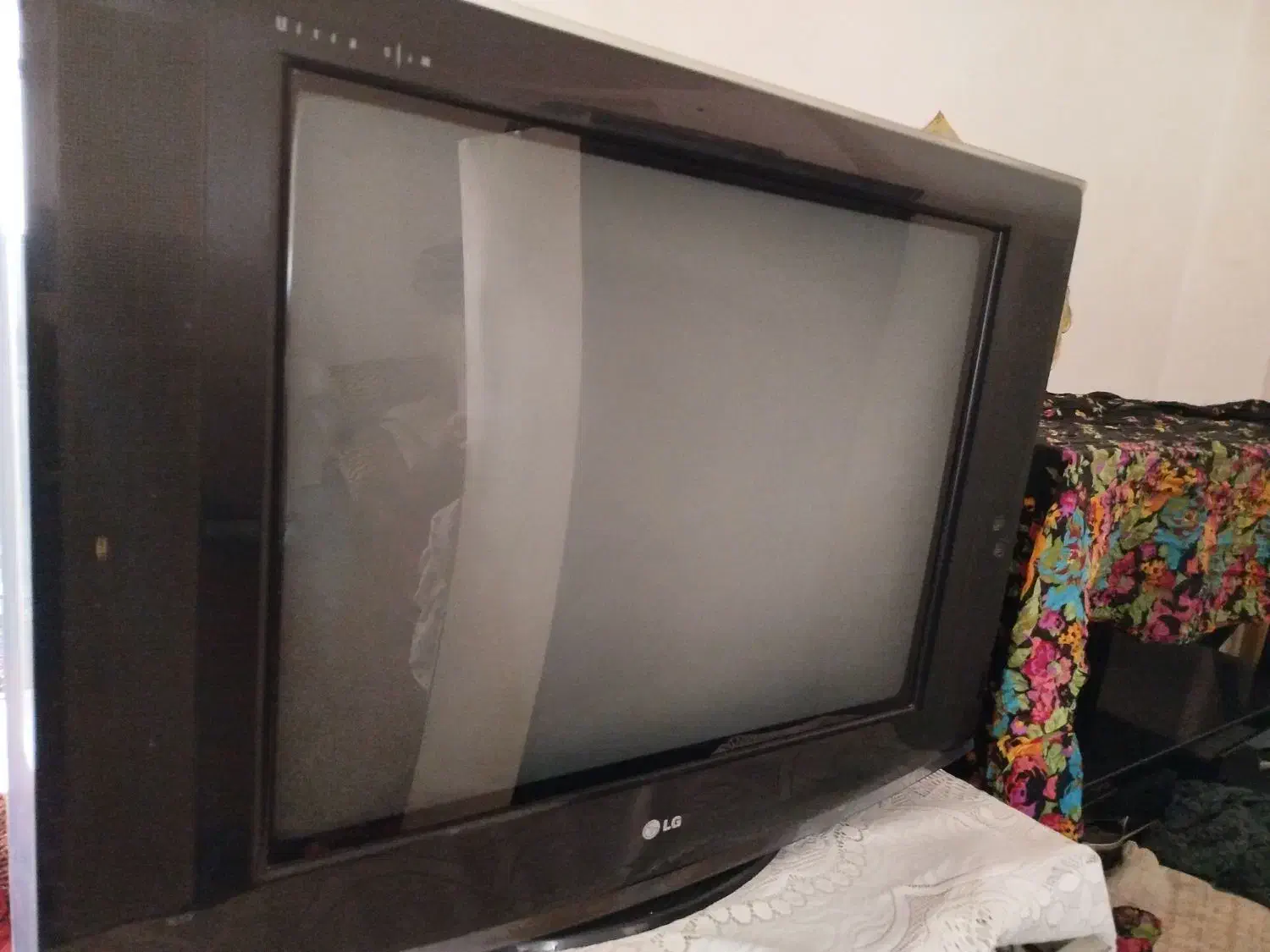 تلوزیون سالم در حد نو|تلویزیون و پروژکتور|کرمان, |دیوار