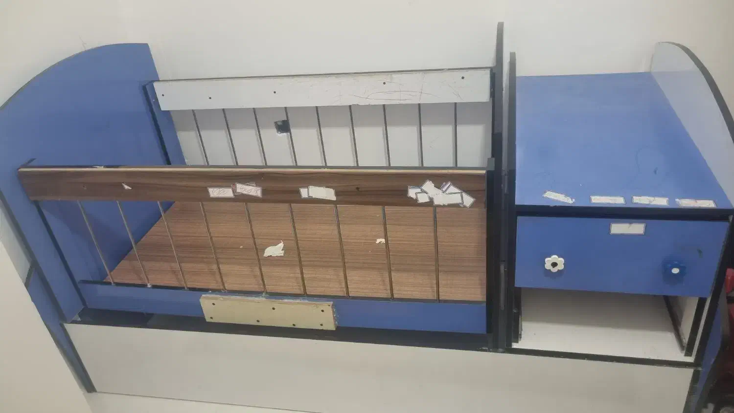 تخت گهواره ای نوزاد|تخت و سرویس خواب|کرمان, |دیوار