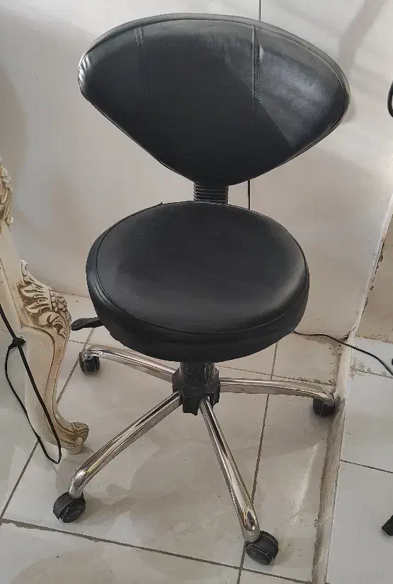 صندلی|صندلی و نیمکت|اصفهان, لاله|دیوار