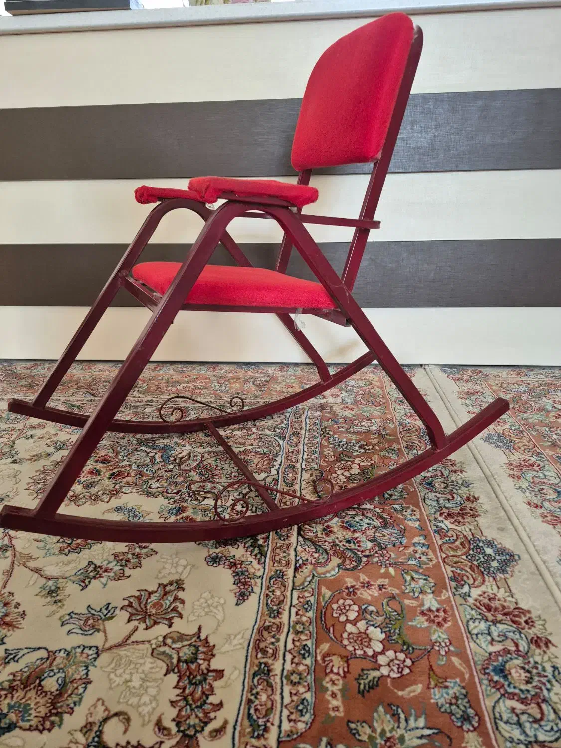 صندلی راک فلزی بچه گانه تا ۹ سال|تخت و صندلی بچه|میبد, |دیوار