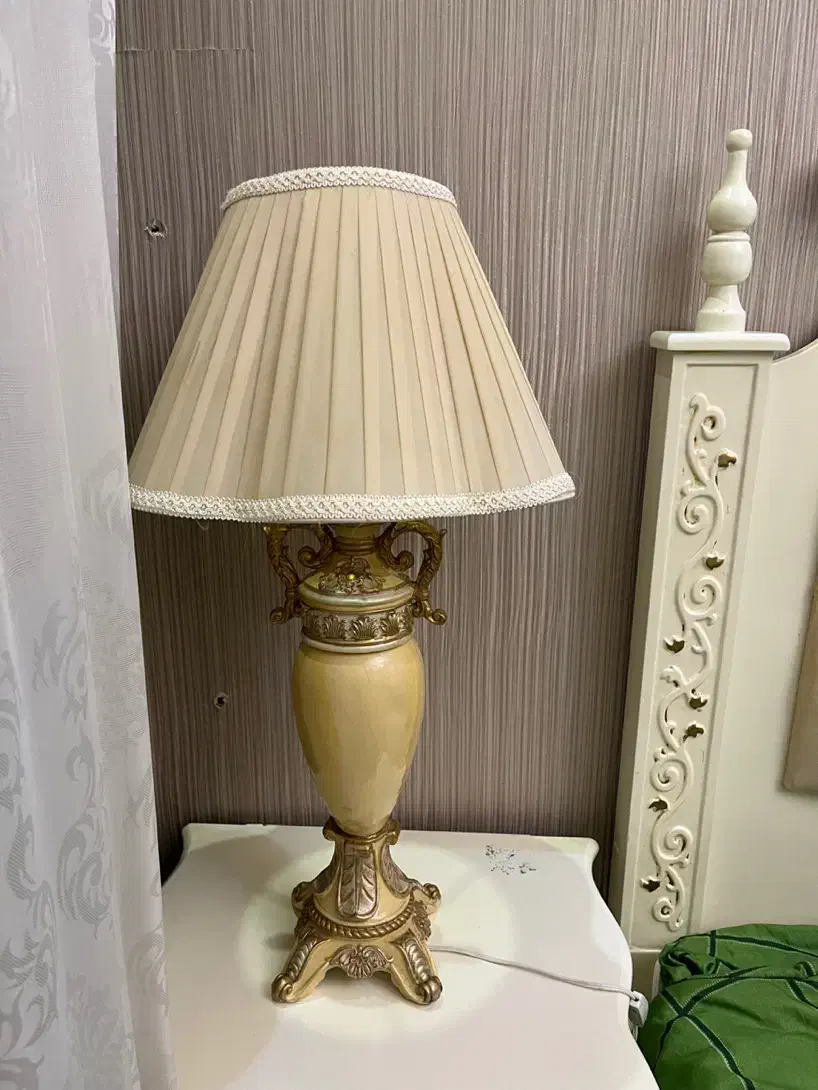 اباژور تکی جنس پلی استر (رزین)|چراغ خواب و آباژور|قم, شهرک قدس|دیوار