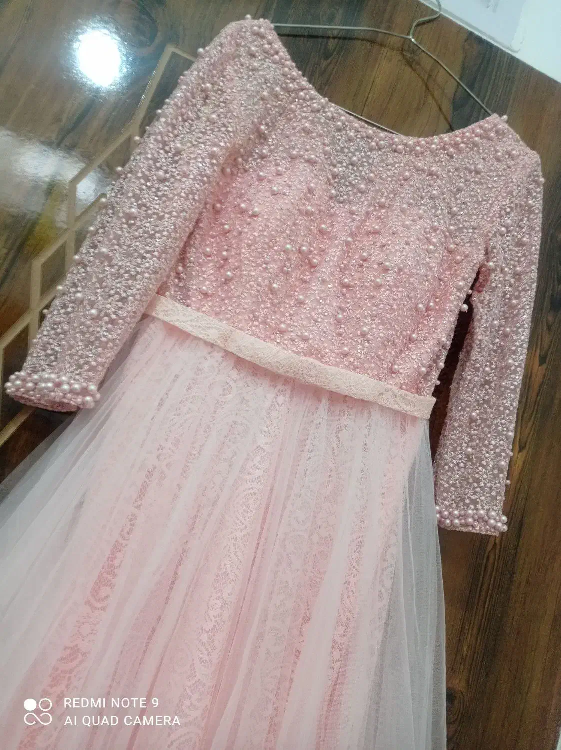 لباس|لباس|تربت‌حیدریه, باغ سلطانی|دیوار