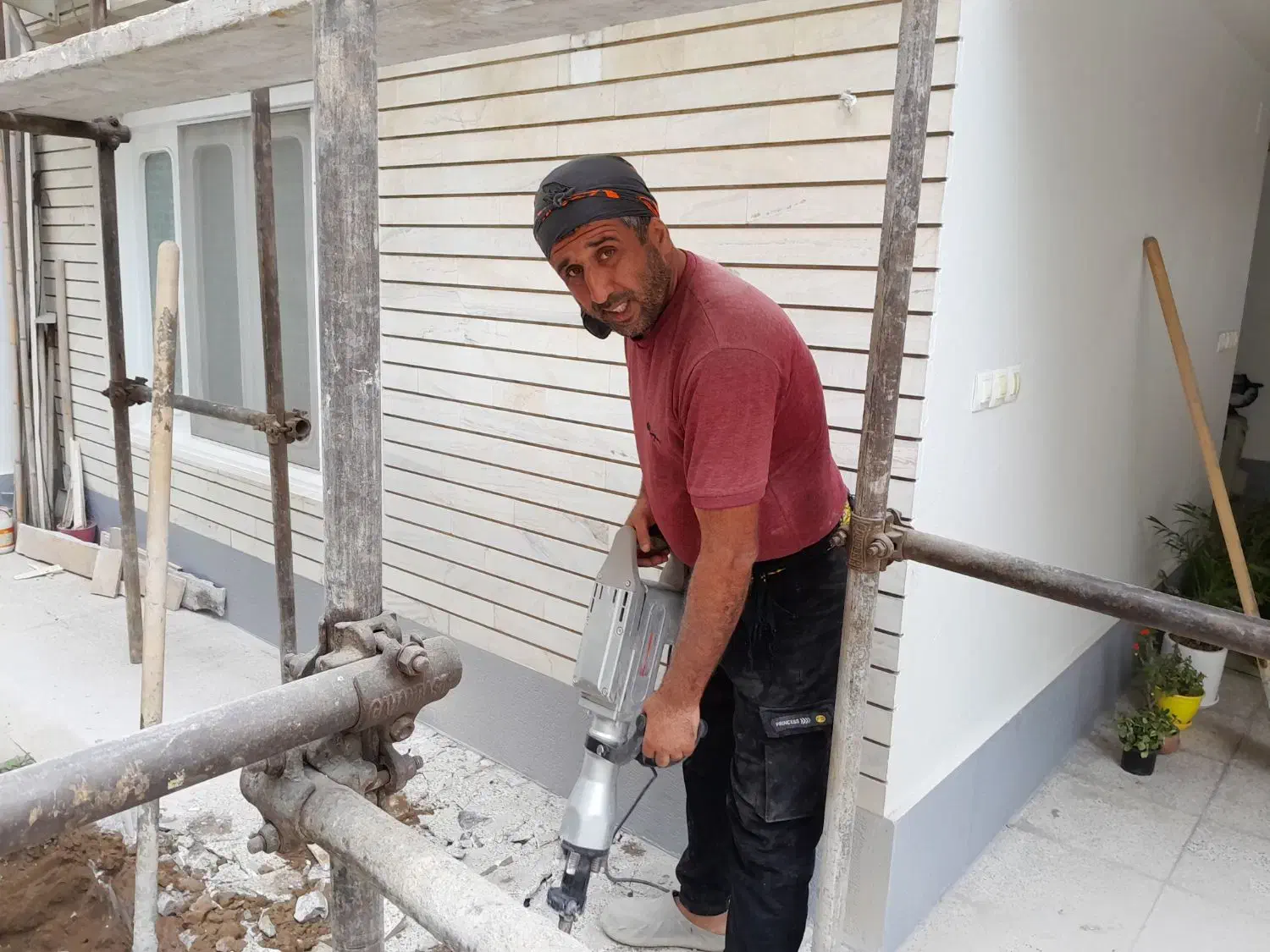 تخریب ساختمان وبتن ریزی|خدمات پیشه و مهارت|بابل, |دیوار