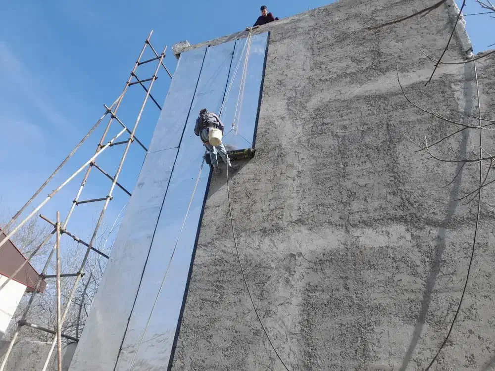 نصب ایزوگام با طناب راپل اجرا عایق رطوبتی نانو نما|خدمات پیشه و مهارت|رشت, منظریه|دیوار