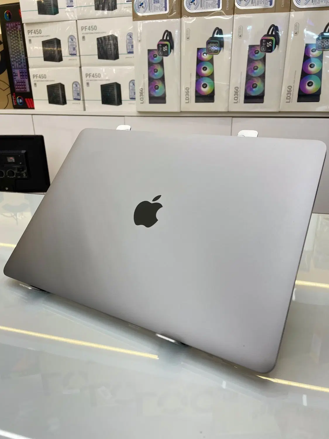 Macbook مک بوک پرو 2018|رایانه همراه|اصفهان, باغ کاران|دیوار