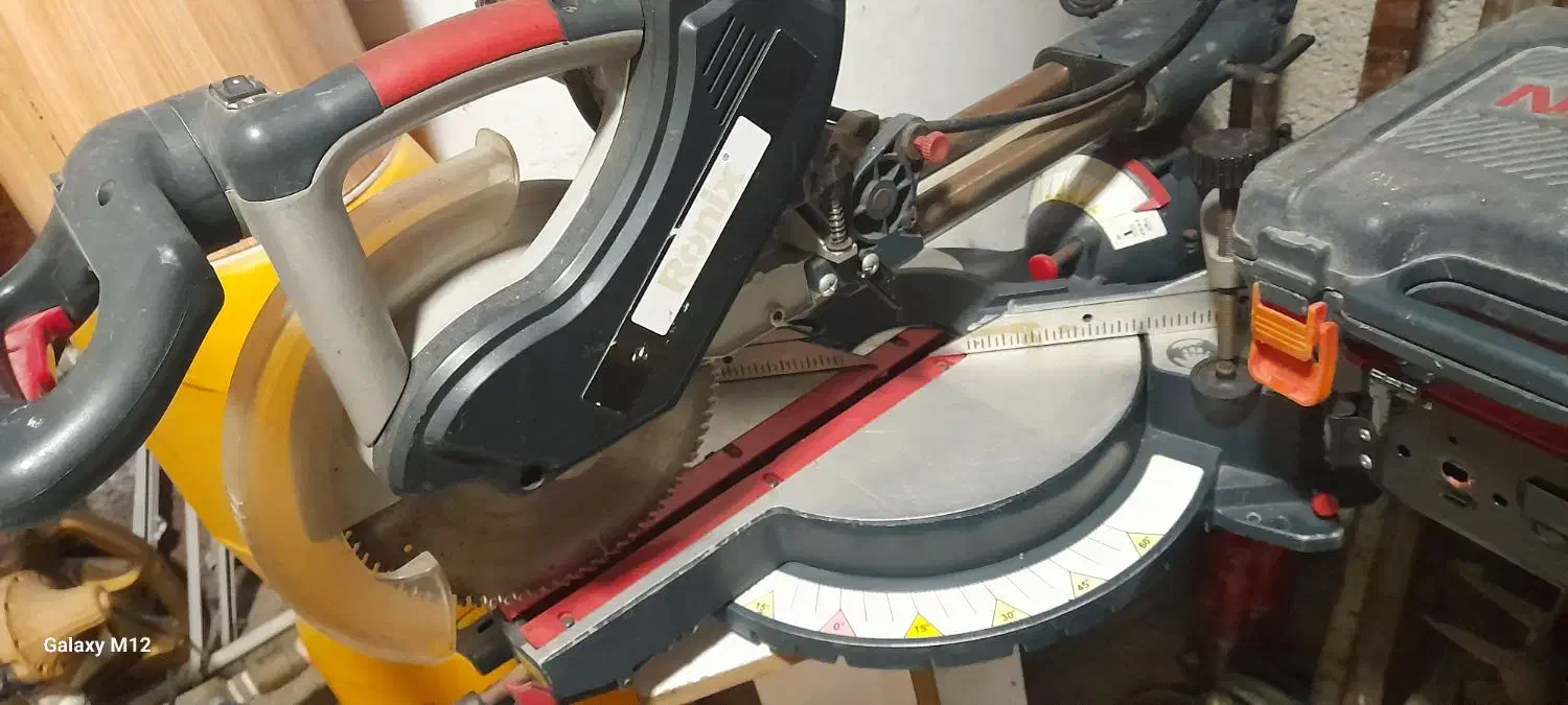 فارسی بر و  میز برش|ابزارآلات|نور, |دیوار