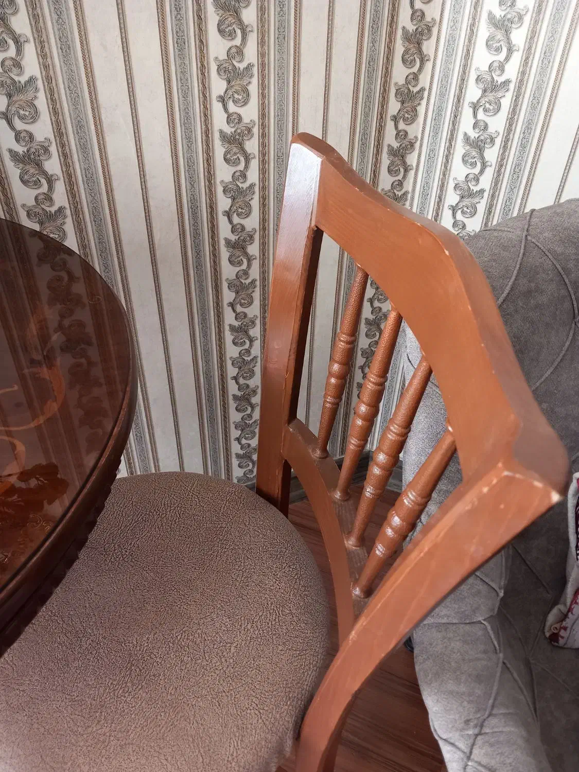 دوعدد صندلی در حد نو چوب|صندلی و نیمکت|تهران, امیریه|دیوار