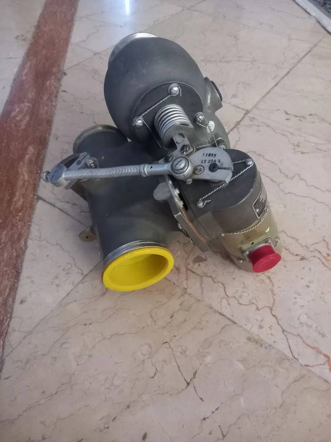 قطعه هواپیما قدیمی|کلکسیون اشیاء عتیقه|ری, فیروزآبادی|دیوار