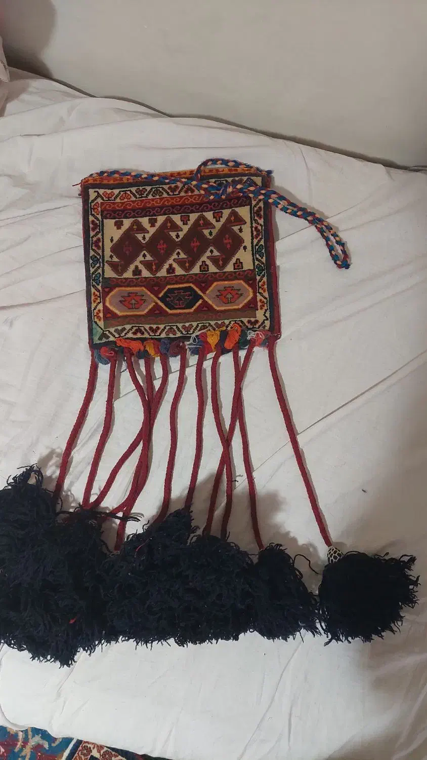 کیف کشکولی دست بافت قدمتی|گلیم، جاجیم، گبه|کرمانشاه, |دیوار