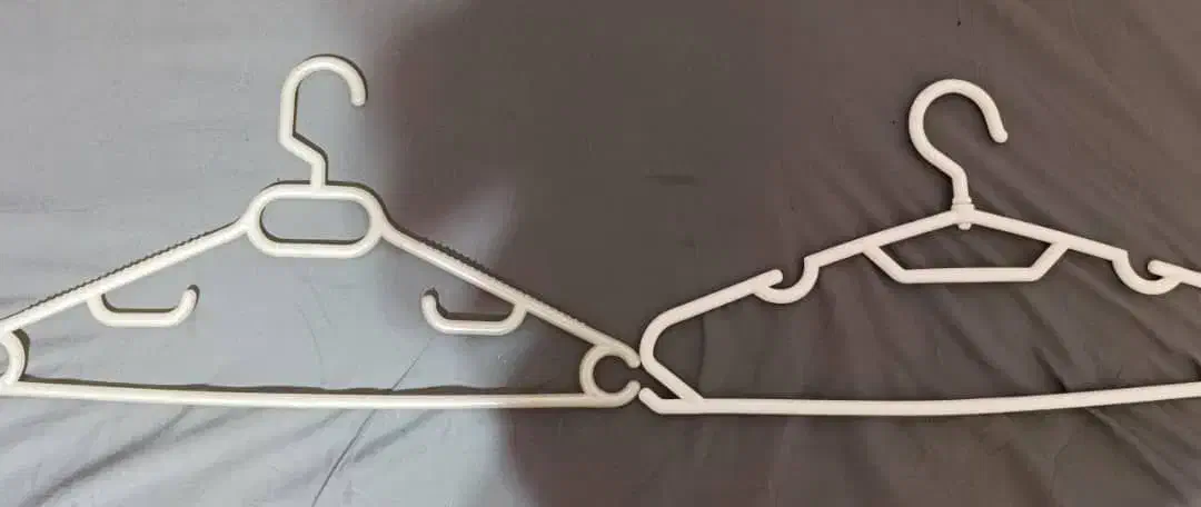 چوب لباسی پلاستیکی|جاکفشی، کمد، دراور|کرج, شهرک یاس جنوبی|دیوار