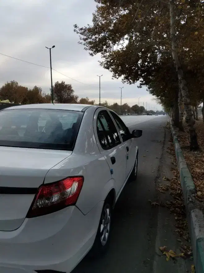 ساینا۹۸بدون رنگ درجه یک|خودرو سواری و وانت|بروجرد, |دیوار