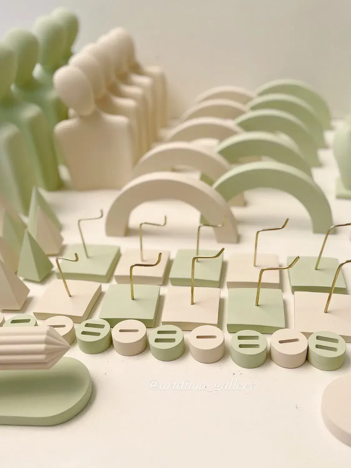 استخدام نیرو برای تولید سنگ مصنوعی|استخدام صنعتی، فنی، مهندسی|تهران, آذری|دیوار