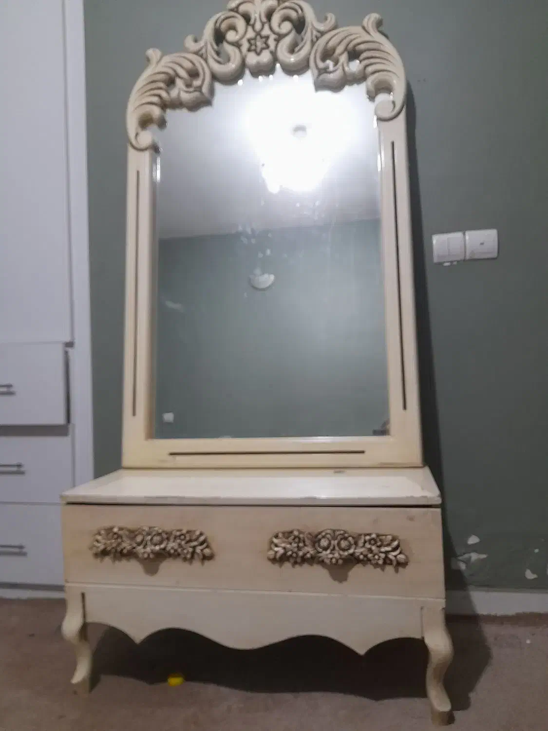 آینه کنسول سفیدشیری|بوفه، ویترین، کنسول|گلبهار, شهر جدید گلبهار|دیوار