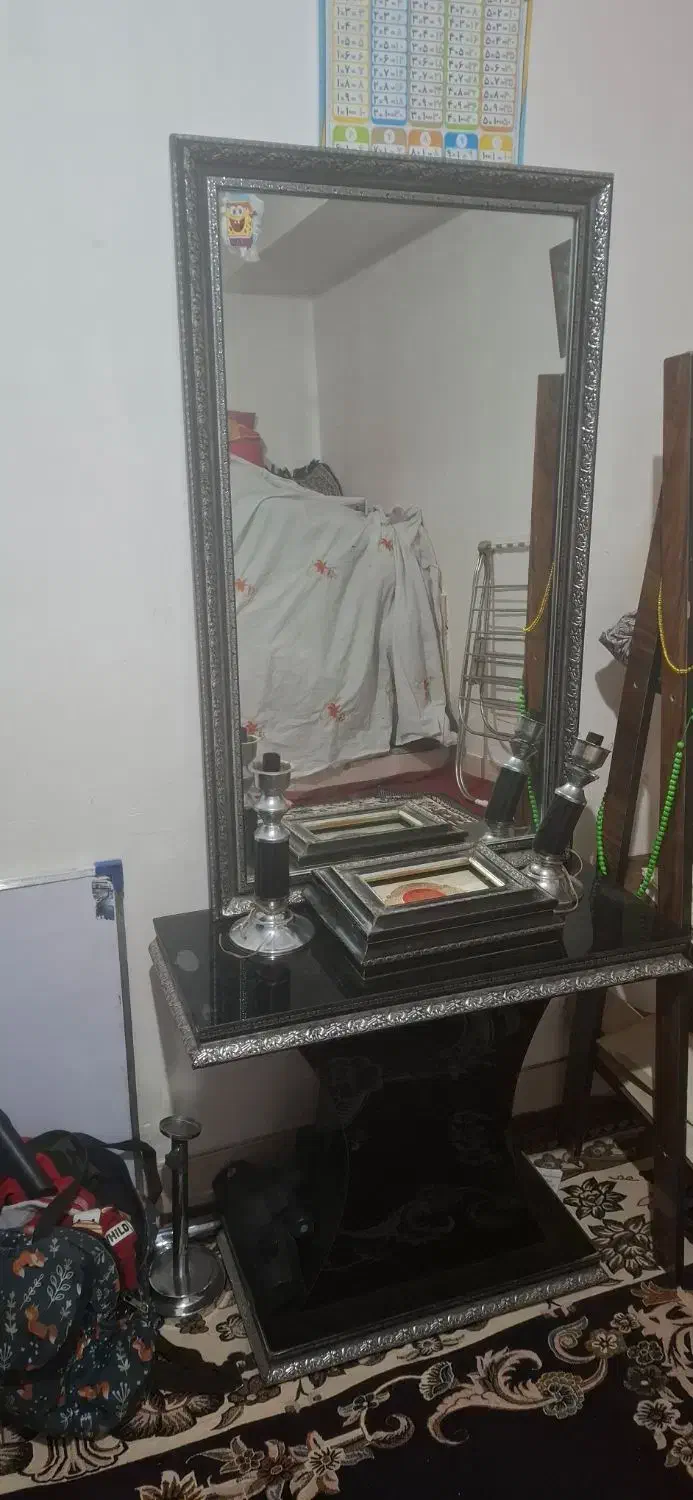 اینه و شمعدان|آینه|سبزوار, قلعه‌نو دهزار|دیوار