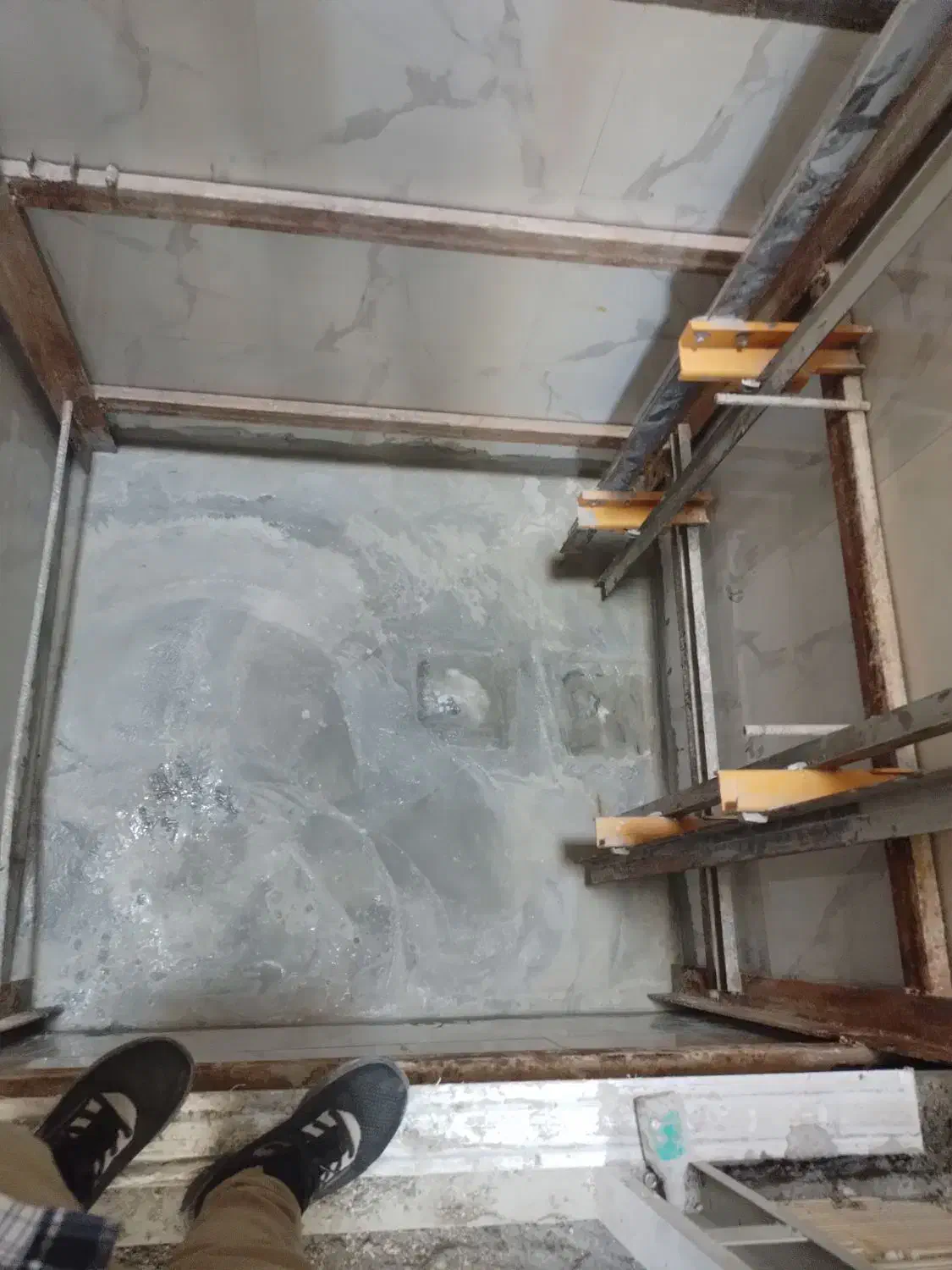 عایق کاری آسانسور وآب بندی چاهک آسانسور|خدمات پیشه و مهارت|بوشهر, |دیوار