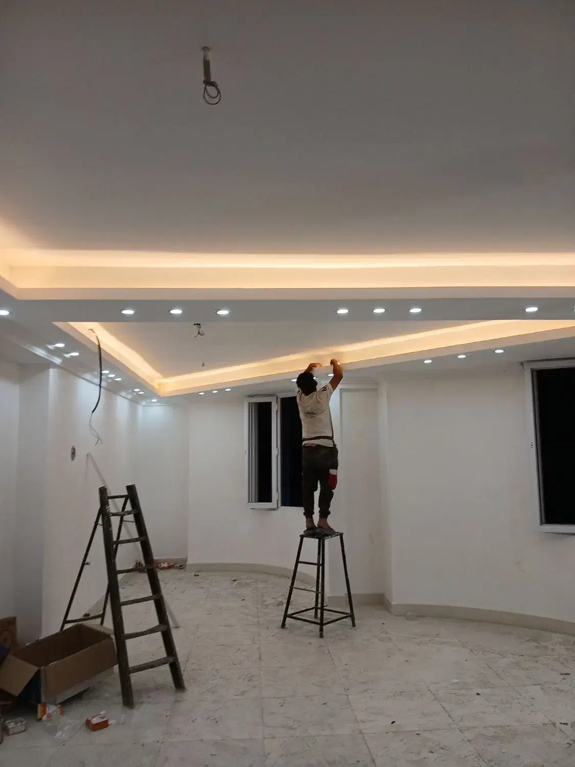 سیم کشی سیم‌کش برقکاری برق شبانه روزی صفر تا صد|خدمات پیشه و مهارت|ارومیه, |دیوار