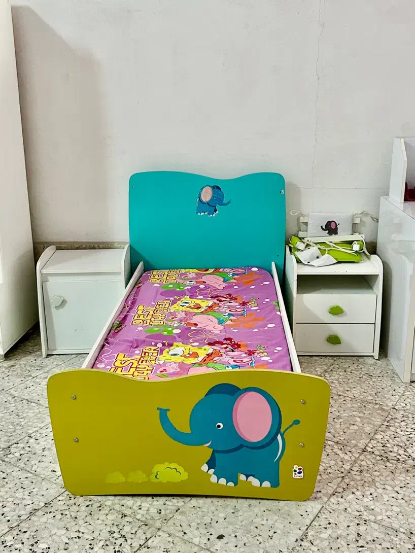 تخت و کمد آپادانا|تخت و صندلی بچه|آمل, |دیوار