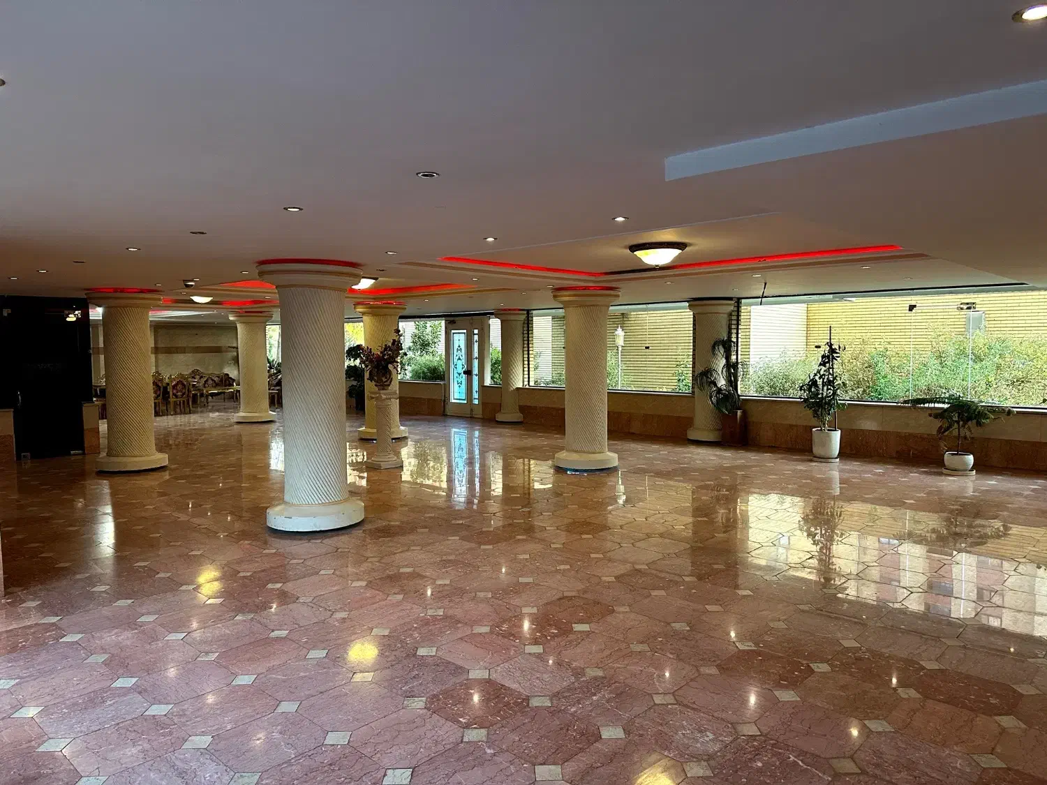 ۱۴۵ متر /سه خواب/ نورگیر /بهترین لوکیشن شهرکOPG