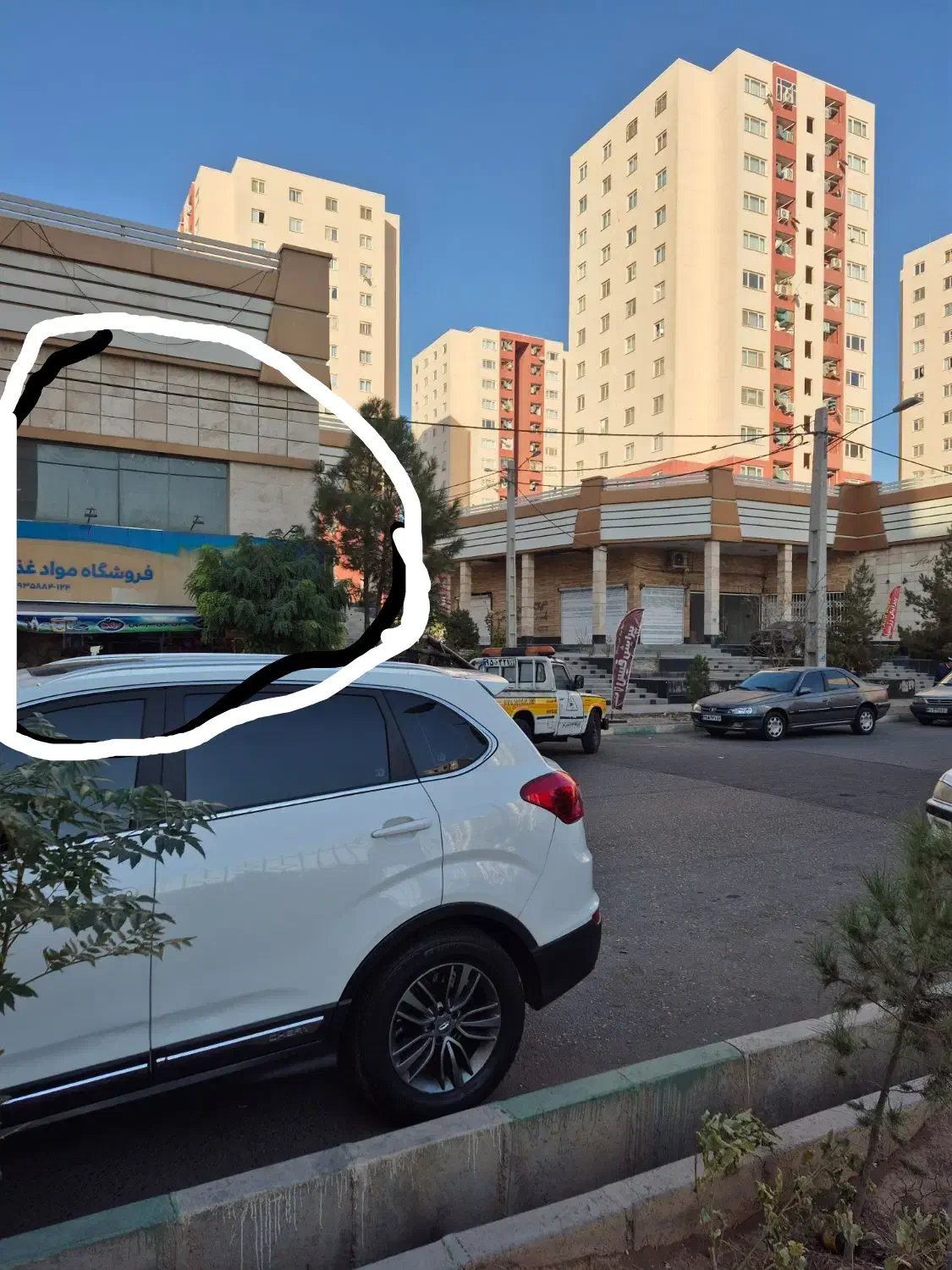 اجاره‌ یک باب مغازه|اجارهٔ مغازه و غرفه|پرند, فاز ۵|دیوار