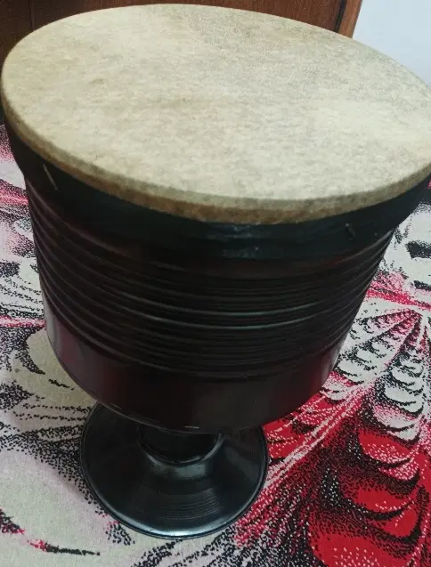 تنبک|سازهای سنتی|کلاچای, |دیوار
