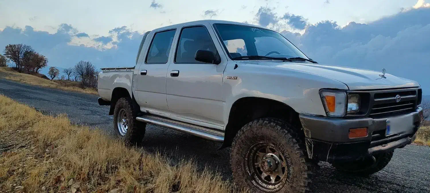 تویوتا هایلوکس دوکابین سند فابریک|خودرو سواری و وانت|بانه, |دیوار