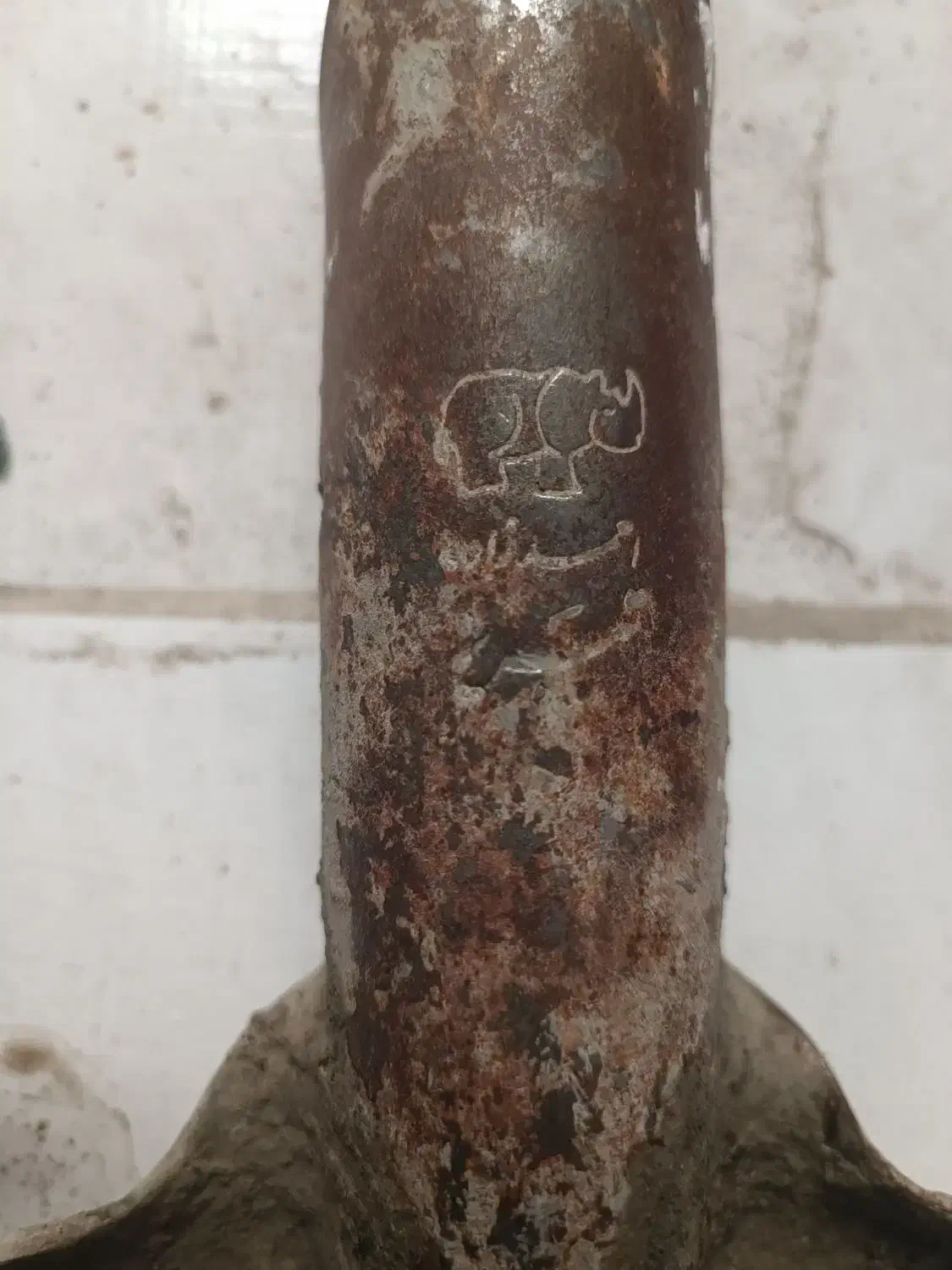 بیل با دسته چوبی|ابزارآلات|مشهد, شهرک امام هادی (شهرک غرب)|دیوار