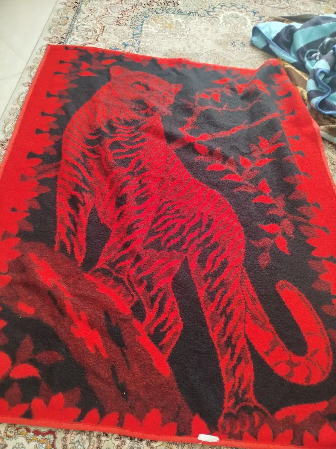 پتوهای پلنگی وگلدار قدیمی تشک و لحاف وروتختی|رختخواب، بالش، پتو|محمدشهر, محمدشهر|دیوار