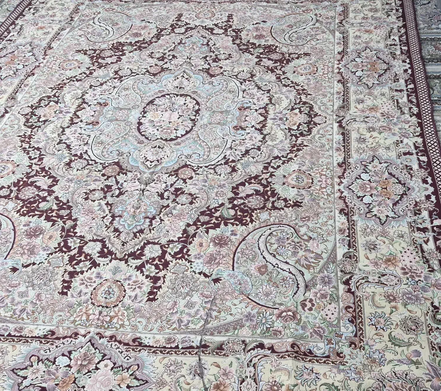 روفرشی طرح فرش جنس ابریشمی ۱۵۰۰|روفرشی|تهران, اسفندیاری|دیوار