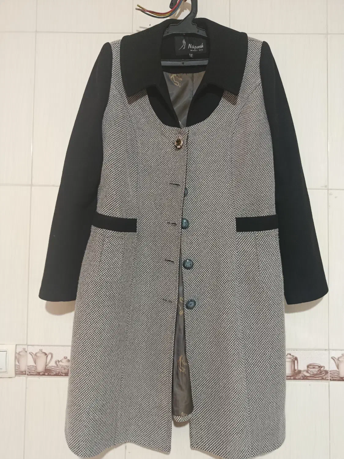 پالتو|لباس|صدرا-فارس, فاز ۱|دیوار