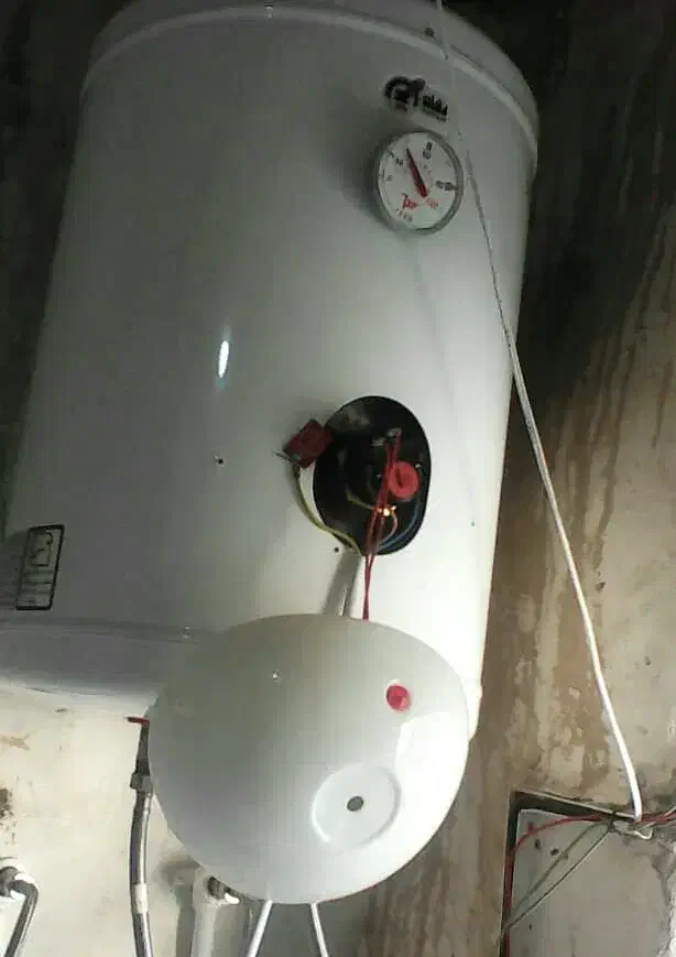 تعمیرکار تعمیر وایمنسازی آبگرمکن برقی در منزل شما|خدمات پیشه و مهارت|بندرعباس, |دیوار